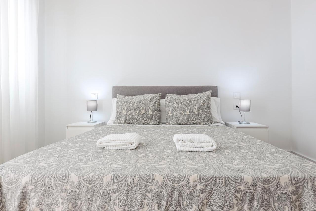 Algaba Aral Apartment Alcala del Rio Екстериор снимка